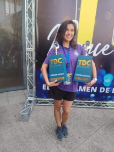 Entrega de premios para coreografías duales de danza contemporánea en Academia FioDanza de La Florida, Santiago.